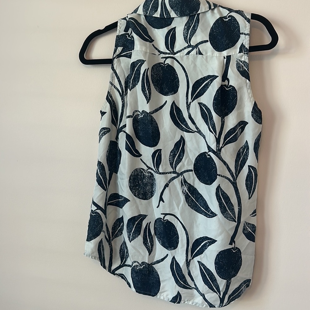 Draper James 100% silk fruit sleeveless top - Picture 4 of 6